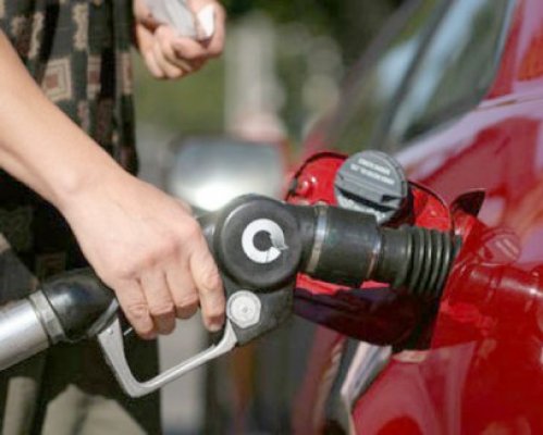 Rompetrol şi Lukoil au scumpit carburanţii